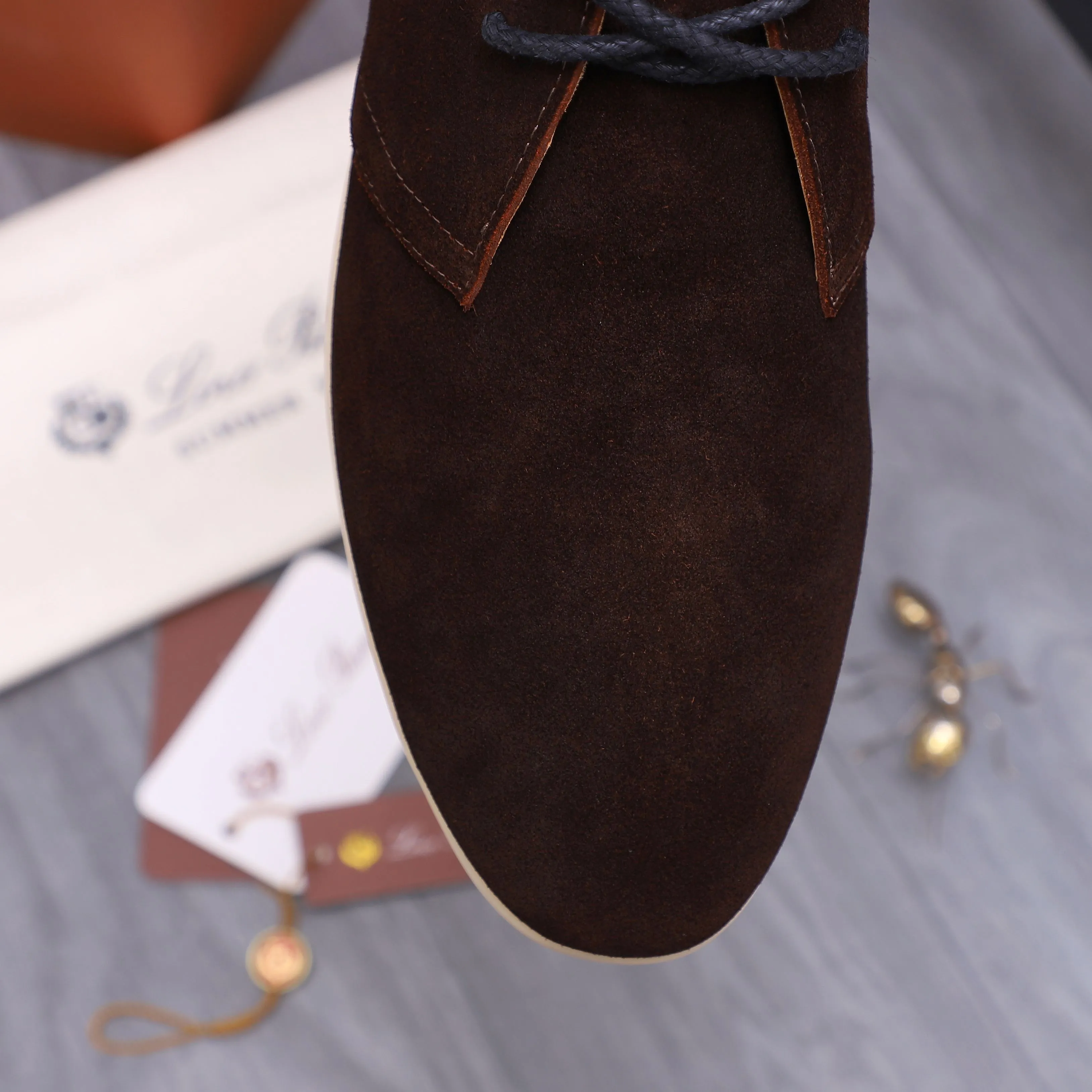 Men's shoes 💰442 Product trademark: Loro Men's shoes 💰iana "nuoyoupianran" high-top casual shoes Regular size: 38-45 (custom-made 45 non-returnable) Product materials: Selected frosted cowhide upper, cowhide lining, original outsole